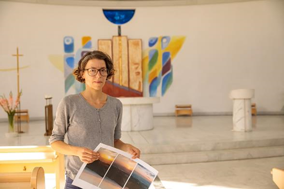 Gerd Neuhold, Sonntagsblatt Ulrike Königshofer bei der Besprechung in der Grazer Schutzengelkirche