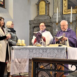 Wir freuen uns, mit Kanonikus Friedrich Trstenjak  die Hl. Messe zu feiern