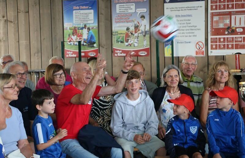 Fußballgottesdienst in Feldkirchen bei Graz / DSG Steiermark Der Fußball durfte beim Fußballgottesdienst natürlich nicht fehlen.
