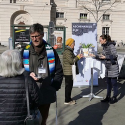 Aschenkreuz am Bauernmarkt Kaiser-Josef-Platz
