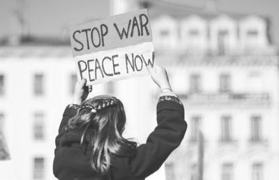 Weltweit wird dieser Tage gegen den Krieg und für Frieden demonstriert.